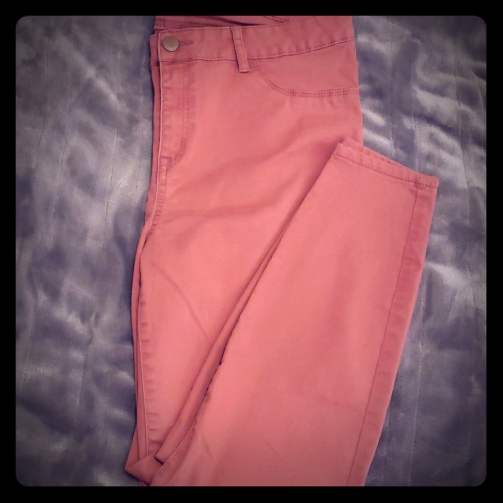 Refuge Size 16, Coral Jean (EUC)